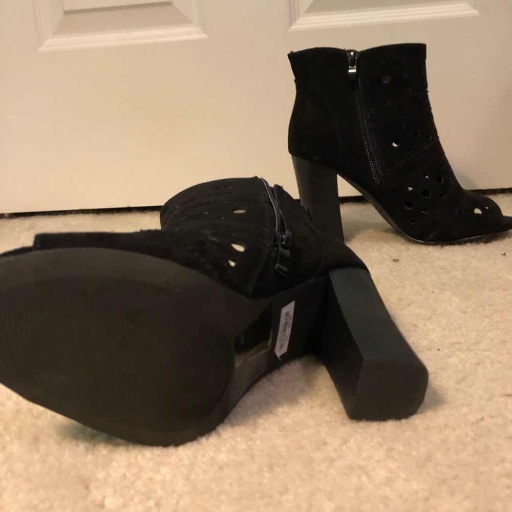 Shoes - Picture 3 of 3